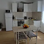 Bella شقة